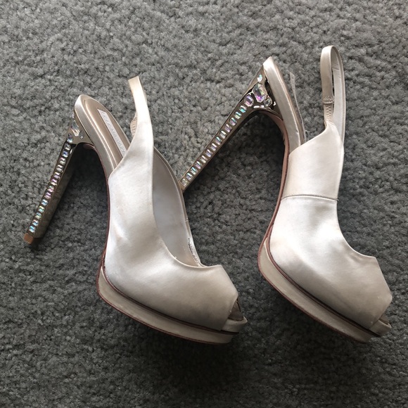 BCBG MAXAZRIA SATIN CREAM JEWELED PEEP TOE HEELS - Picture 11 of 15